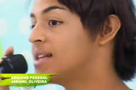 Um exemplo e um garoto q ja jogou um prato de sopa quente nele enquanto pablo estava na sua escola,entre outros, a música. Pabllo Vittar Antes Da Fama
