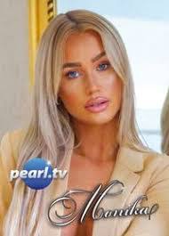 Rebecca Claude's Instagram, Twitter & Facebook