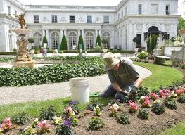 Gilded age cottages were built with every convenience, designed for entertaining and to represent a lifestyle. Newport Flower Show Keeps Things Small And Simple Entertainment Life Providencejournal Com Providence Ri
