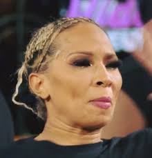 OMG!!! I did KNOT see that coming Rollie. Especially after you were playing  ring around the rosie!!! 😱🤯 Summer, how you had help with ALL your  fi**ghts, and still got knots? You