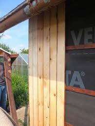 Laube Renovieren Aussenwand Erneuern Bretter Rauspund Anschrauben Fenster Einbauen Gartenlaube Laub