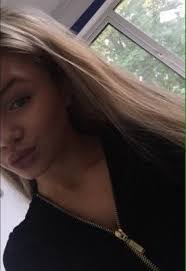 Katie Bloomer's Instagram, Twitter & Facebook