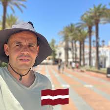 Does Schubert C5 Pro paired with Cardo SE Edge have radio reception issues?