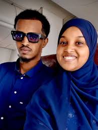 Coach Maryama ayaa tiri "walaalkeey ayaa inta badan ila socda markii aan  safarada aadayo, wuxuu ii yahay muxrim, Diinteena waa dahab isagaa ayaa  muuqaalada ila duubo. Qofkasta wuu safri karaa, wuuna noolaa