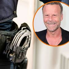 Doch mit einigen seiner experimente hat auch seine partnerin probleme. Jenke Von Wilmsdorff Prosieben Reporter Sorgt Mit Format Fur Furore Nrw