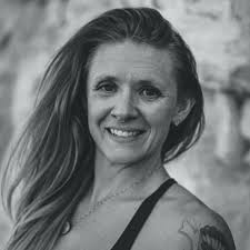 Sarah Dowell (@sarah_ekwm) • Instagram photos and videos