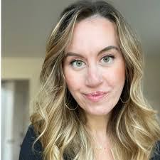 Vicky Ponder's Instagram, Twitter & Facebook