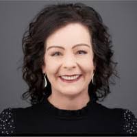 Tara Bratcher's Instagram, Twitter & Facebook