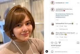 Model potongan rambut jenis slick back merupakan jenis potongan rambut yang juga sangat populer. Amanda Manopo Pamer Gaya Rambut Baru Ala Polwan Netizen Lebih Fresh Dan Elegan Okezone Lifestyle