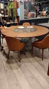 Round Dining Table With Rotating Table Top Video Em 2020 Mesas E Cadeiras Ideias De Decoracao Decoracao