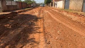 Prefeitura inicia obras de rebaixamento de ruas para reduzir alagamentos no bairro Esp&iacute;rito Santo - Prefeitura Municipal de C&aacute;ceres
