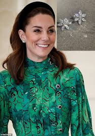 Excellent Quality Kate Middleton Flower Daisy Earrings Diamond Sparkle