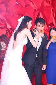 Tháng 12 rất ý nghĩa với công vinh và thủy tiên. Thá»§y Tien Cong Vinh Cong Khai Tiá»n Má»«ng CÆ°á»›i