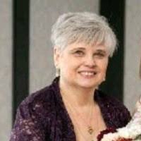 Stephanie Elwood's Instagram, Twitter & Facebook