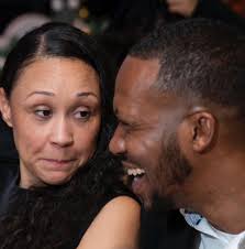 Choose one Hindu Parsad or Muslim Sirnee I am muslim and I love the  Parsad😜❤