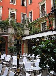 Nos 10 Terrasses D Hotels Preferees La Terrasse De L Hotel Costes Hotel Terrasse Terrasse Hotel Paris Terrasse
