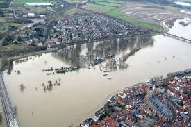 § weer zware regenval en smeltende sneeuw § 45,09 m+nap, 2700 m2/s, wel 5 dagen. Hoe Een Complete Wijk 25 Jaar Geleden Bijna Werd Ontruimd Door Het Stijgende Water Bij Deventer Hoogwater 1995 Destentor Nl