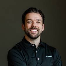 Take that Taco Bell fans 🌮 This is a fascinating chart from a recent  Chartr email. What is the best balance of speed vs accuracy? Also, I'm also  shocked to see that