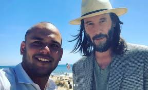 Se acertar, “ganha” um cão. Keanu Reeves teve convidados especiais em nova  entrevista