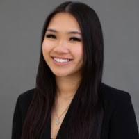 Lisa Mach's Instagram, Twitter & Facebook