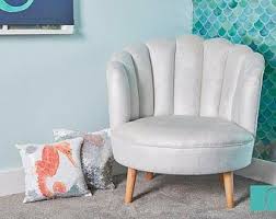 foil impreso papel pintado a escala de sirena etsy in 2020 stylish chairs childrens bedroom furniture mermaid room