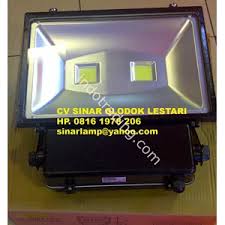 Dalam satu paket lampu taman solar terdiri dari panel surya, lampu led, baterai, serta controller dengan teknologi terbaru. Jual Lampu Led Sorot 200w Flood Light Harga Murah Jakarta Oleh Cv Gelar Tosan Jaya