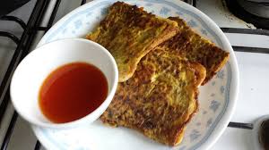 Resipi perkongsian saudari tengku roselyza raja muhammad ni nampak mudah. Roti John Toast With Minced Beef Eggs And Sweet Chilli Sauce My Simple Recipes