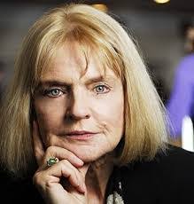 Sandra Lamb's Instagram, Twitter & Facebook