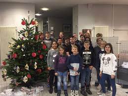 Vt selle ettevõtte 4 suhtlusvõrgustiku lehekülge, sh facebook ja twitter, tundi, telefon, veebisait jm. Spende Der Sparda Bank Landstuhl An Die Jakob Weber Schule Aktion Weihnachtsbaum Schmucken In Der Sparda Bank In Landstuhl Landstuhl