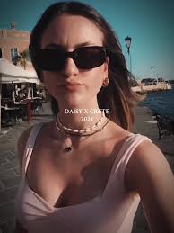 Daisy Greek