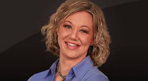 Amy Lawrence 2024: dating, net worth, tattoos, smoking & body measurements 