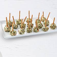 Recette De Bouchees De Fromage Aux Olives Farcies Les Parfaites Petites Bouchees Aux Olives Pour L Apero Picnic Food Rye Crackers Appetizers