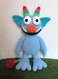 The book comes with magical blue tickle monster mitts, with holes in the fingertips to make it easy for parents to instantly transform themselves into tickle monster and turn pages while tickling. Pin On Hakeln