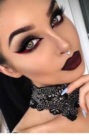 Neutral eyeshadow colors can help enhance the eyes, but a little blood around the lips is the dead giveaway for this vampire makeup. Female Vampire Makeup Looks Saubhaya Makeup