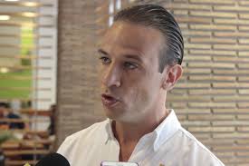 Jose Roberto Vela (@BeBethoVela)