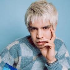 Francine Tyler's Instagram, Twitter & Facebook