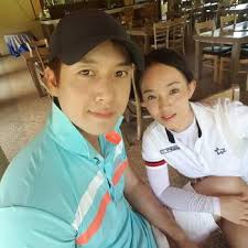 Karina showed off her beautiful appearance in the picturesque neck