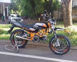 Beli sparepart honda win online berkualitas dengan harga murah terbaru 2021 di tokopedia! Modifikasi Motor Honda Win Ubah Tampang Ala Supermoto Ktm Unik Motorplus