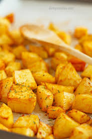 Sweet Paprika Oven Roasted Potatoes Oh My Creative Recipe Oven Roasted Potatoes Roasted Potato Recipes Potatoes