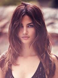 Dengan rambut model tipis di bagian samping dan belakang, kemudian tebal di model faux hawk memperlihatkan rambut bagian atas yang meruncing ke atas. Makin Trendy Dengan 5 Potongan Rambut Layer Untuk Wanita Berikut Sebarkan Org