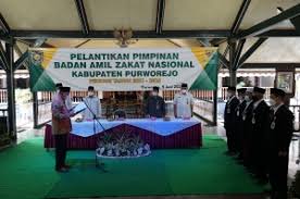 Banyak yang berminat menjadi pekerja di bank. Pemerintah Kabupaten Purworejo