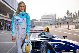 Soll ein zeichen setzen gegen hass. Formel 1 Zoff Um Rennfahrerin Interview Mit Carmen Jorda Autobild De