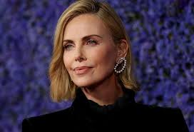 Εδω στη σαρλιζ θερον δεν πηγαινε θα παει σε αυτην; H Charlize Theron Tolmhse Ena Koyrema Poy Liges Mporoyn Na Yposthri3oyn Sigmalive Magazine