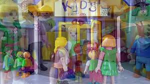 He's the son of actor wings hauser and producer cass warner, whose grandfather was harry warner, one of the founders of warner bros. Playmobil Film Deutsch Shopping Mit Familie Hauser Von Family Stories Video Dailymotion