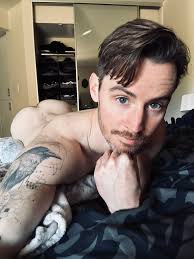 DAN BENSON - Photo 2 - BoyFriendTV.com