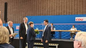 Die cdu habe mit dem drang in die mitte viele konservative mitglieder und wähler verloren, die sich nicht mehr verstanden fühlten und sich frustriert abgewandt hätten, beklagt der jurist. Cdu Mitglieder Wahlen Dr Thomas Peters Als Kandidat Fur Den Bundestag Cdu Lauenburg Elbe
