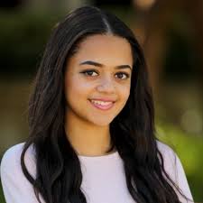 Martina Brady's Instagram, Twitter & Facebook