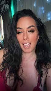 Desiree Beach's Instagram, Twitter & Facebook