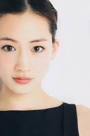 綾瀬はるかになりたい 世代を超えて愛される綾瀬はるかの人気の秘密に迫る femit magazine オトナ女子に贈る美容情報 綾瀬はるか メイク ハイライト メイク 綾瀬はるか