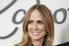 Disney's Dana Walden Talks Juggling Linear and Streaming Assets Amid  Shifting Sands in Pay TV